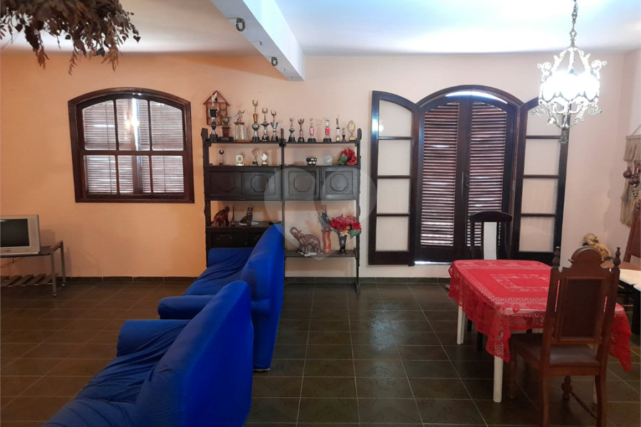Casa à venda com 5 quartos, sendo 1 suíte, em Chácaras Bom Tempo, Franco da Rocha, SP