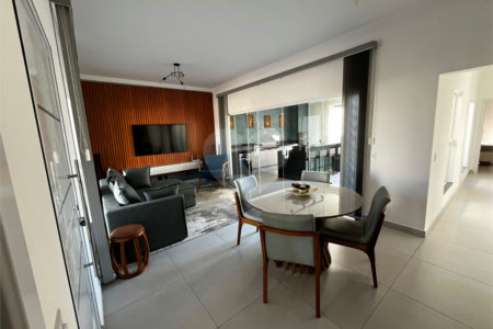Casa à venda com 3 quartos, sendo 1 suíte, no condomínio Residencial Golden Ville, Itapetininga - SP