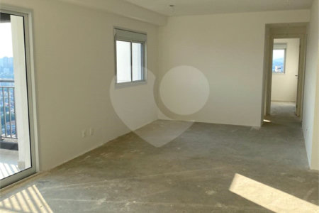 Apartamento à venda com 3 suítes em Jardim Caboré, São Paulo, SP