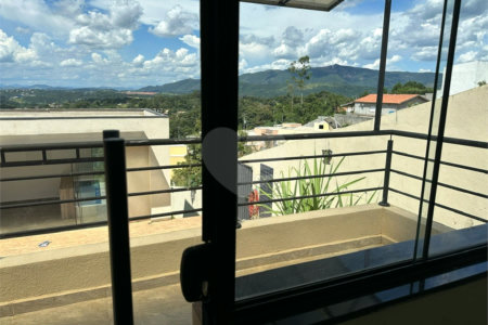 Sobrado à venda com 4 suítes em Jardim Estância Brasil, Atibaia, SP