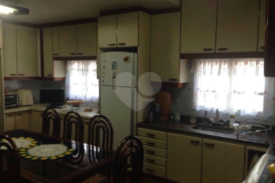 Sobrado à venda com 4 quartos, sendo 1 suíte,  em Jardim Aricanduva, São Paulo, SP