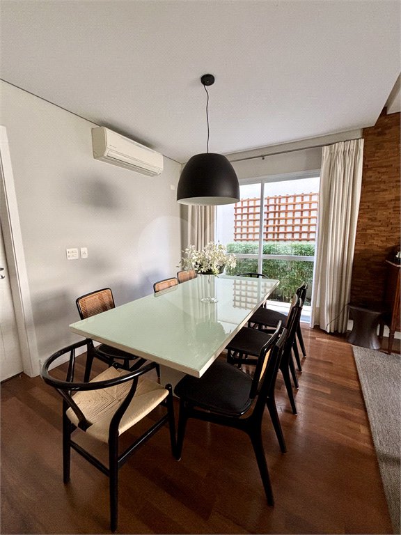 Casa à venda com 4 quartos, sendo 3 suítes, no condomínio Vila Carmel, São Paulo - SP