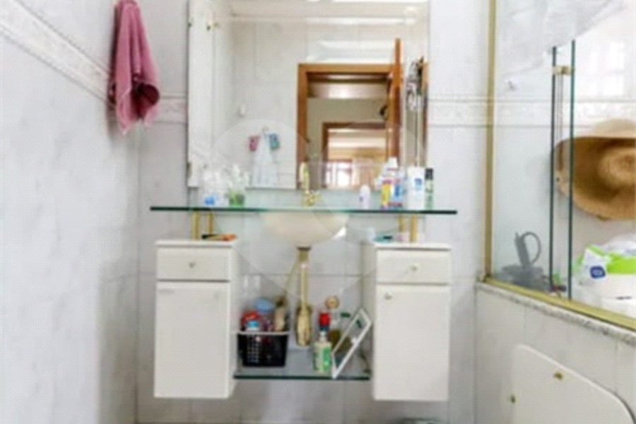 Sobrado à venda com 5 quartos, sendo 4 suítes, em Tremembé, São Paulo, SP