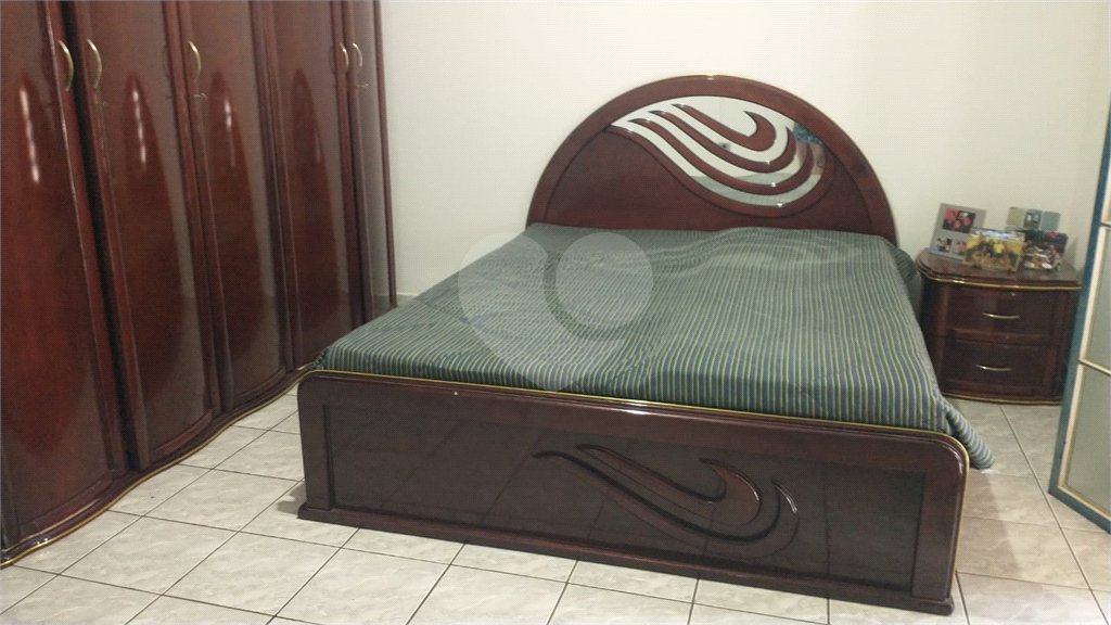 Casa à venda com 4 quartos, sendo 2 suítes,  em Conjunto Habitacional Brás Cubas, Mogi das Cruzes, SP