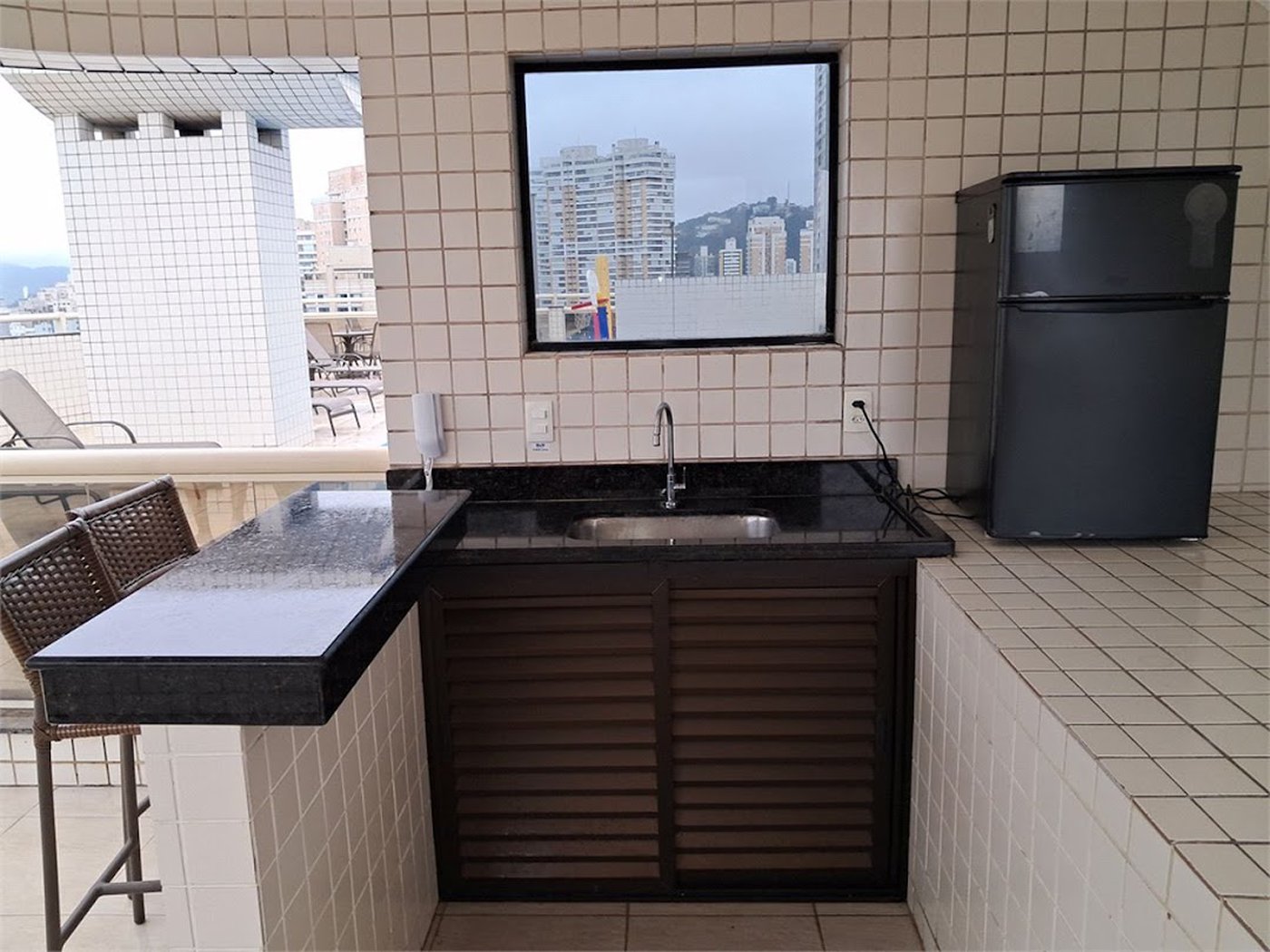 Apartamento Residencial à venda, Gonzaga, Santos - AP0761.