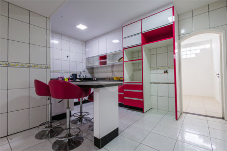 Casa à venda com 3 quartos, sendo 2 suítes, em Jardim Santa Cecília, Guarulhos, SP