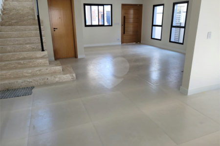 Casa à venda com 3 suítes no condomínio Floradas Paratey, São José dos Campos - SP