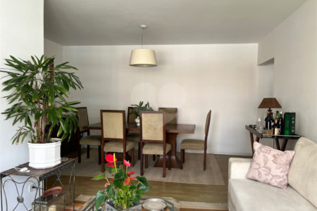 Apartamento à venda com 3 quartos, sendo 1 suíte,  em Itaim Bibi, São Paulo, SP