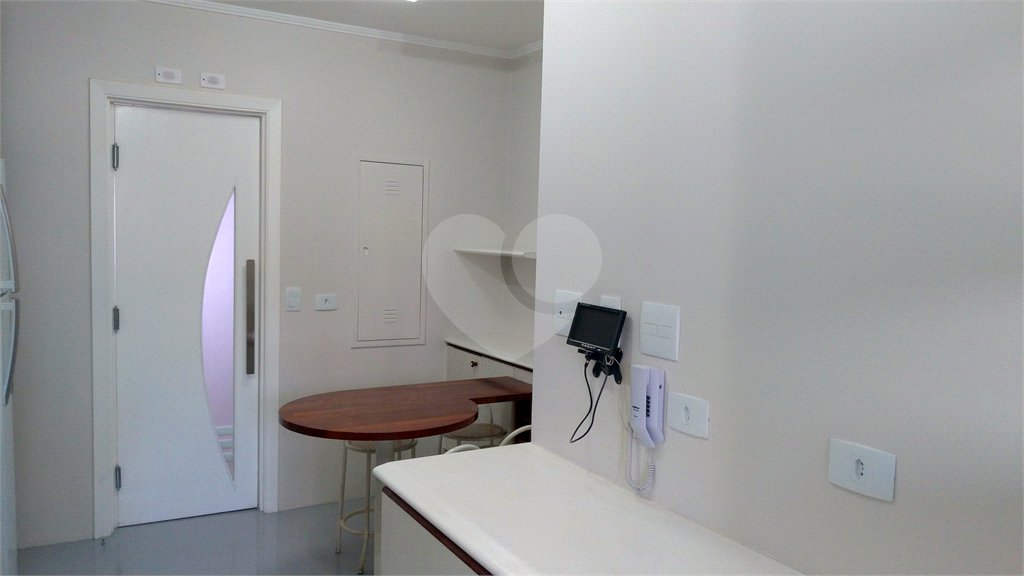 Cobertura à venda com 4 quartos, sendo 3 suítes,  em Vila Andrade, São Paulo, SP