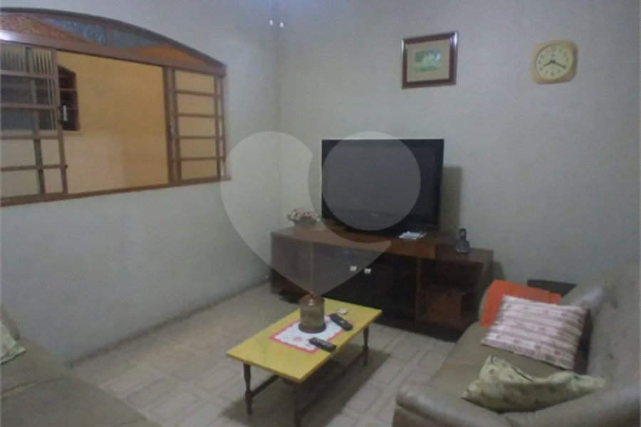 Sobrado à venda com 4 quartos, sendo 2 suítes, em Tremembé, São Paulo, SP