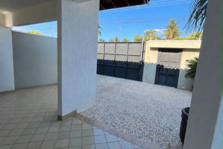 Casa à venda com 3 quartos, sendo 1 suíte,  em Santos Dumont, Três Lagoas, MS