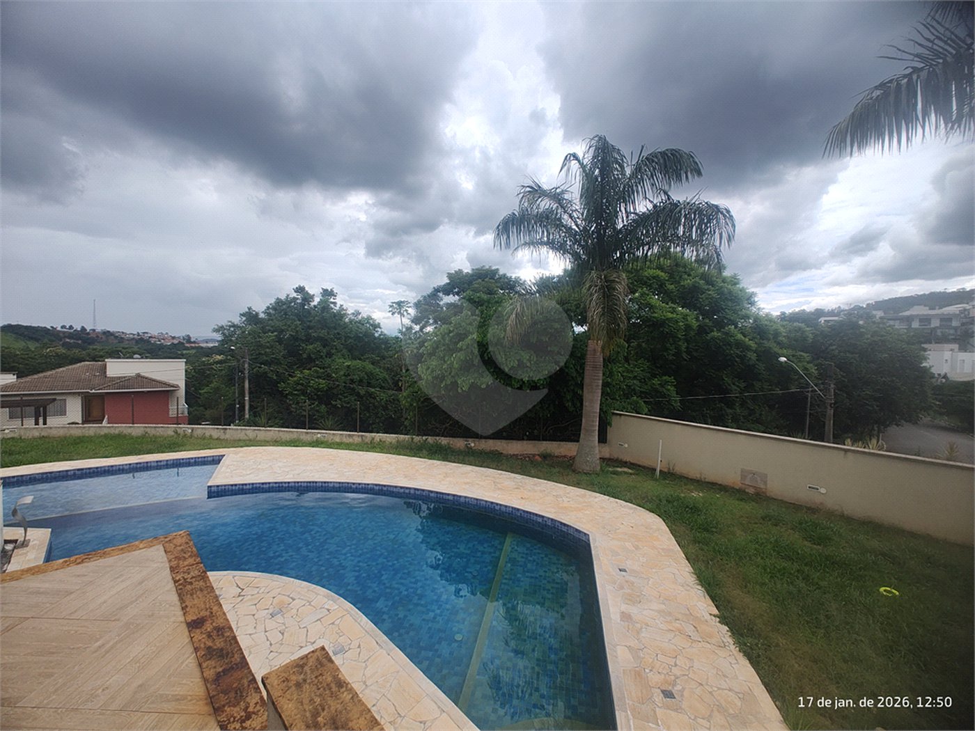 Casa à venda com 5 quartos, sendo 3 suítes, no condomínio Serra da Estrela, Atibaia - SP