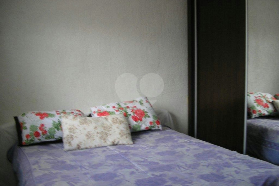 Sobrado à venda com 3 quartos em Carandiru, São Paulo, SP