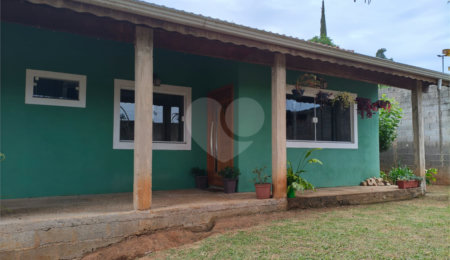 Casa à venda com 2 quartos em Chácaras Santa Martha, Várzea Paulista, SP