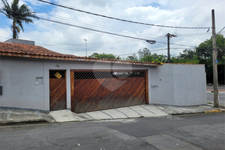 Casa Térrea à venda com 4 quartos, sendo 1 suíte,  em Vila Nova Socorro, Mogi das Cruzes, SP