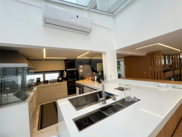 Casa à venda com 6 suítes no condomínio Chácara Francesa, São Paulo - SP