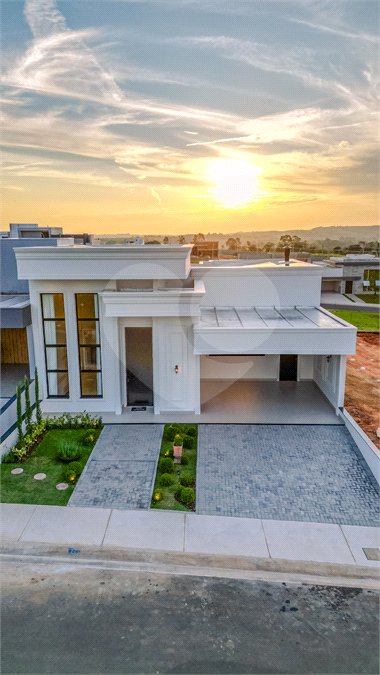 Casa à venda com 3 suítes no condomínio Residencial Dona Maria Candida, Indaiatuba - SP