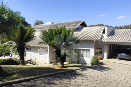 Casa à venda com 4 suítes em Marambaia, Vinhedo, SP