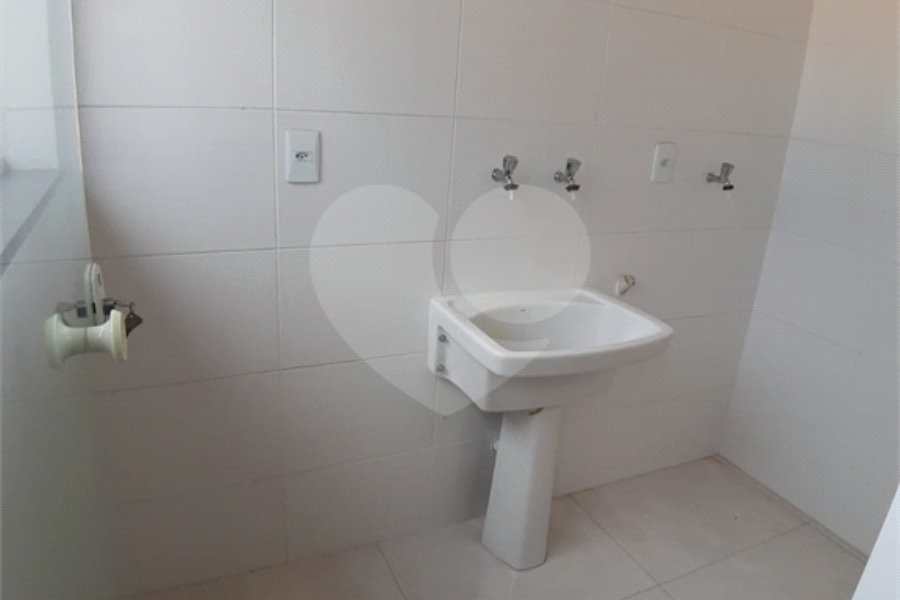 Casa para alugar com 3 quartos, sendo 1 suíte,  no condomínio Villagio DI Maria, São Paulo - SP
