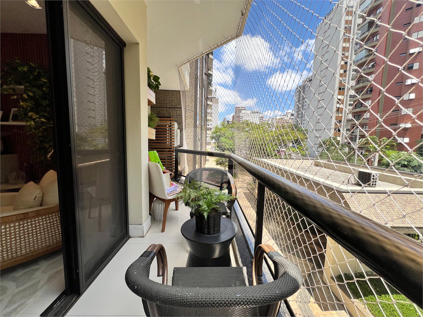 Apartamento à venda com 4 quartos, sendo 3 suítes, em Itaim Bibi, São Paulo, SP