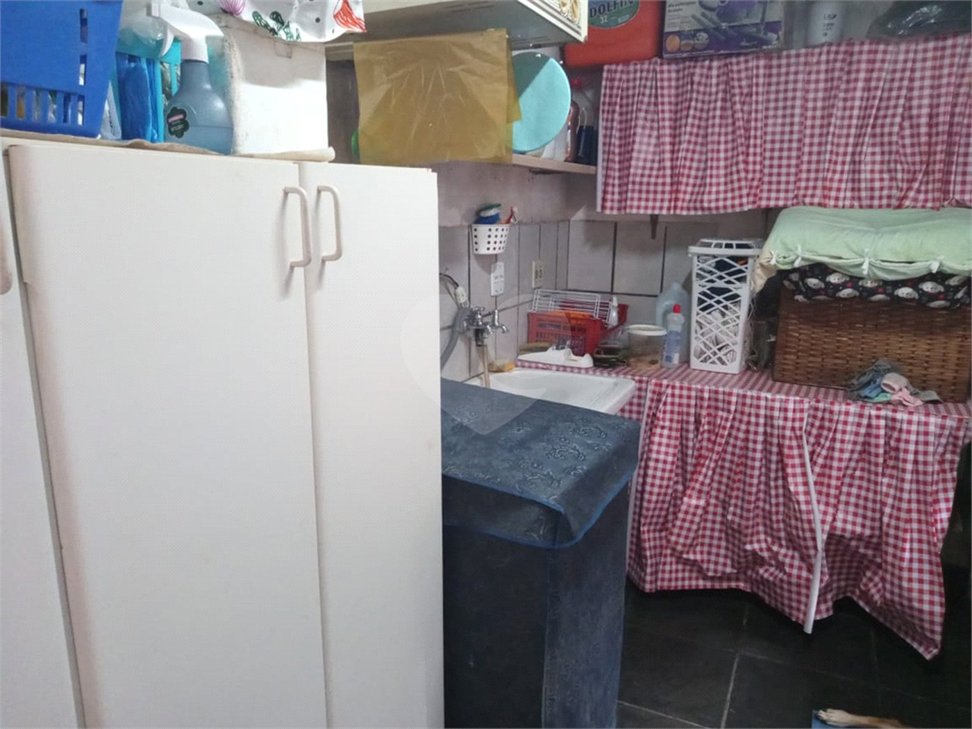Sobrado à venda com 3 quartos, sendo 1 suíte,  em Vila Caputera, Mogi das Cruzes, SP