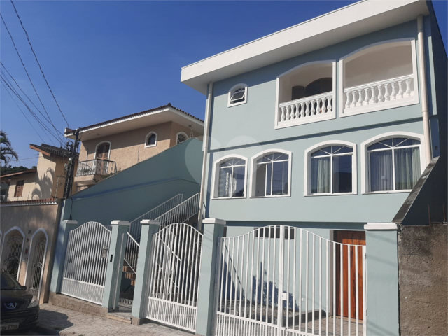 Sobrado à venda com 4 quartos, sendo 2 suítes,  em Tremembé, São Paulo, SP