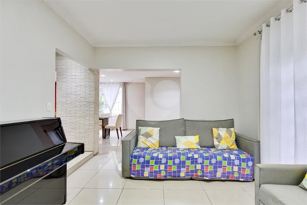 Sobrado à venda com 3 quartos, sendo 1 suíte,  em Alto da Boa Vista, São Paulo, SP