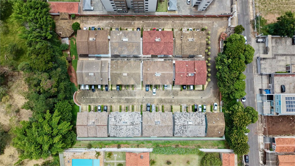 Casa à venda com 2 quartos no condomínio Portal dos Gamez, Atibaia - SP