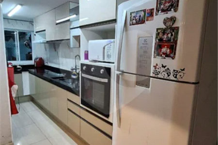 Casa de 2 quartos em Rua Orange, Vila Luzita, Santo André - Venda!
