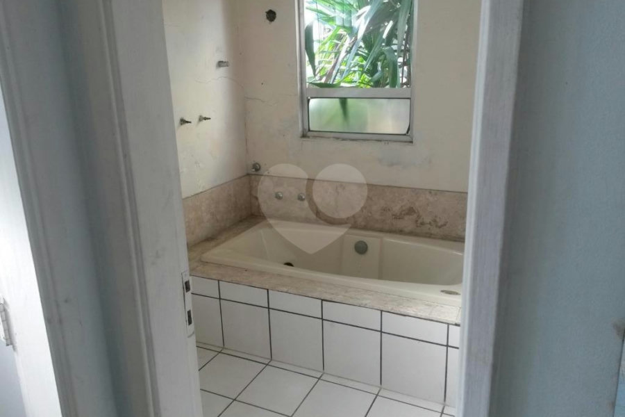 Sobrado à venda com 15 quartos, sendo 3 suítes, em Tucuruvi, São Paulo, SP