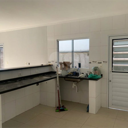 Sobrado à venda com 3 quartos, sendo 1 suíte, em Nova Cerejeira, Atibaia, SP