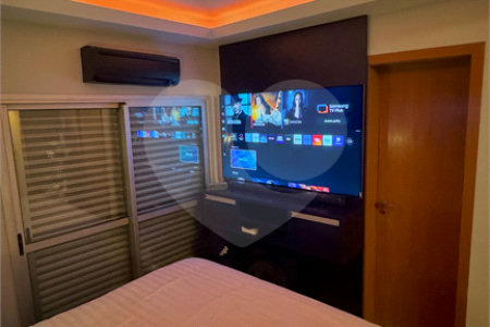 Apartamento à venda com 2 quartos, sendo 1 suíte, em Vila Olímpia, São Paulo, SP