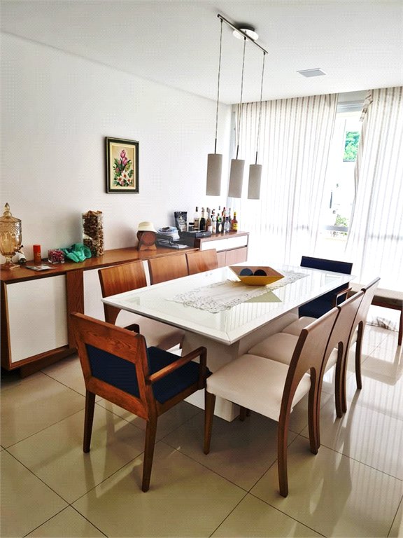 Casa à venda com 4 quartos, sendo 3 suítes, no condomínio Domus, São Paulo - SP