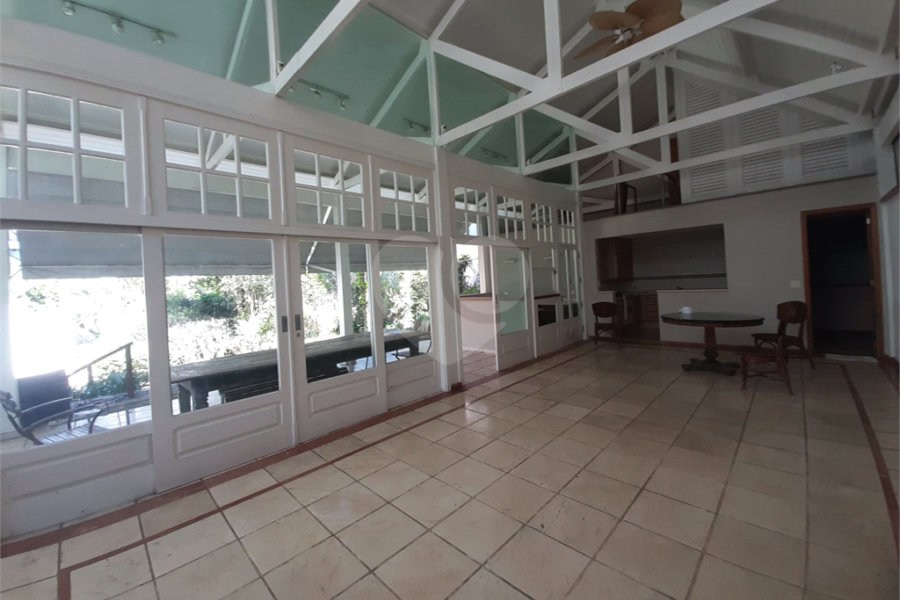 Casa à venda com 3 suítes no condomínio Chácara Francesa, São Paulo - SP