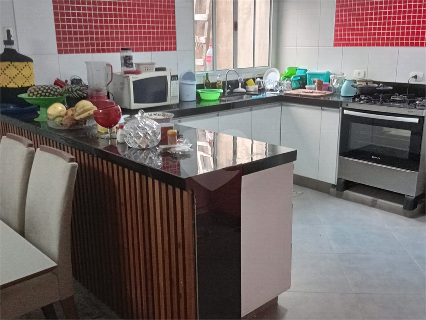 Sobrado à venda com 4 suítes em Cajuru do Sul, Sorocaba, SP