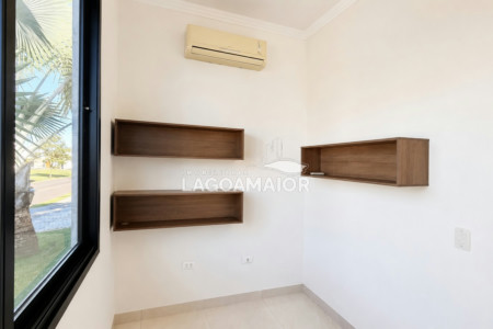 Casa à venda com 3 quartos, sendo 3 suítes, no condomínio Residencial Costa Leste, Três Lagoas - MS
