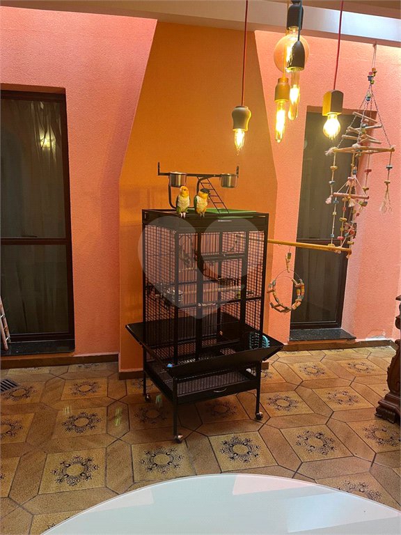 Sobrado à venda com 4 quartos, sendo 1 suíte,  em Jardim Leonor Mendes de Barros, São Paulo, SP