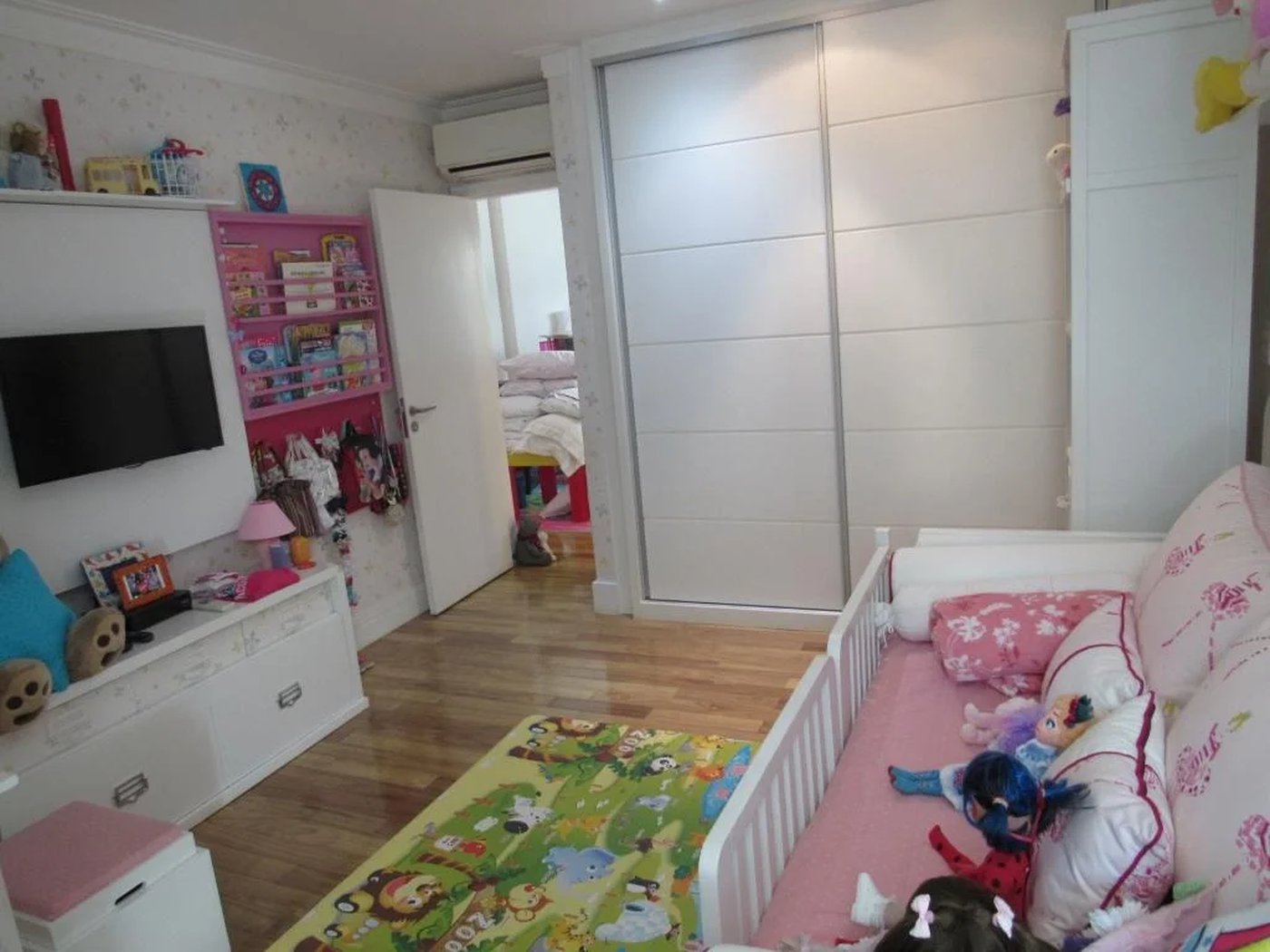 Apartamento à venda com 3 suítes em Real Parque, São Paulo, SP