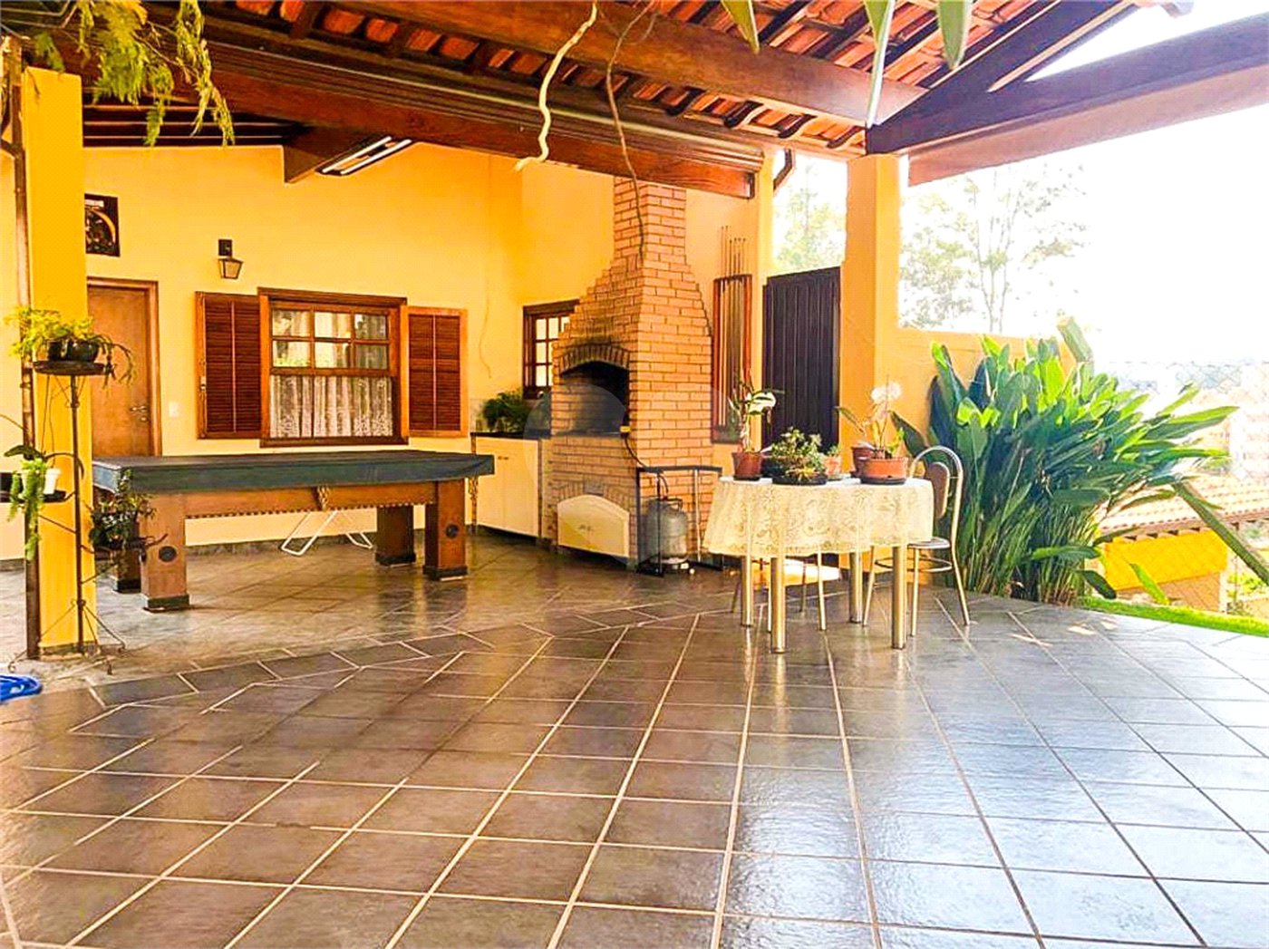 Casa à venda com 3 quartos, sendo 1 suíte,  no condomínio Vivenda das Vinhas, Vinhedo - SP
