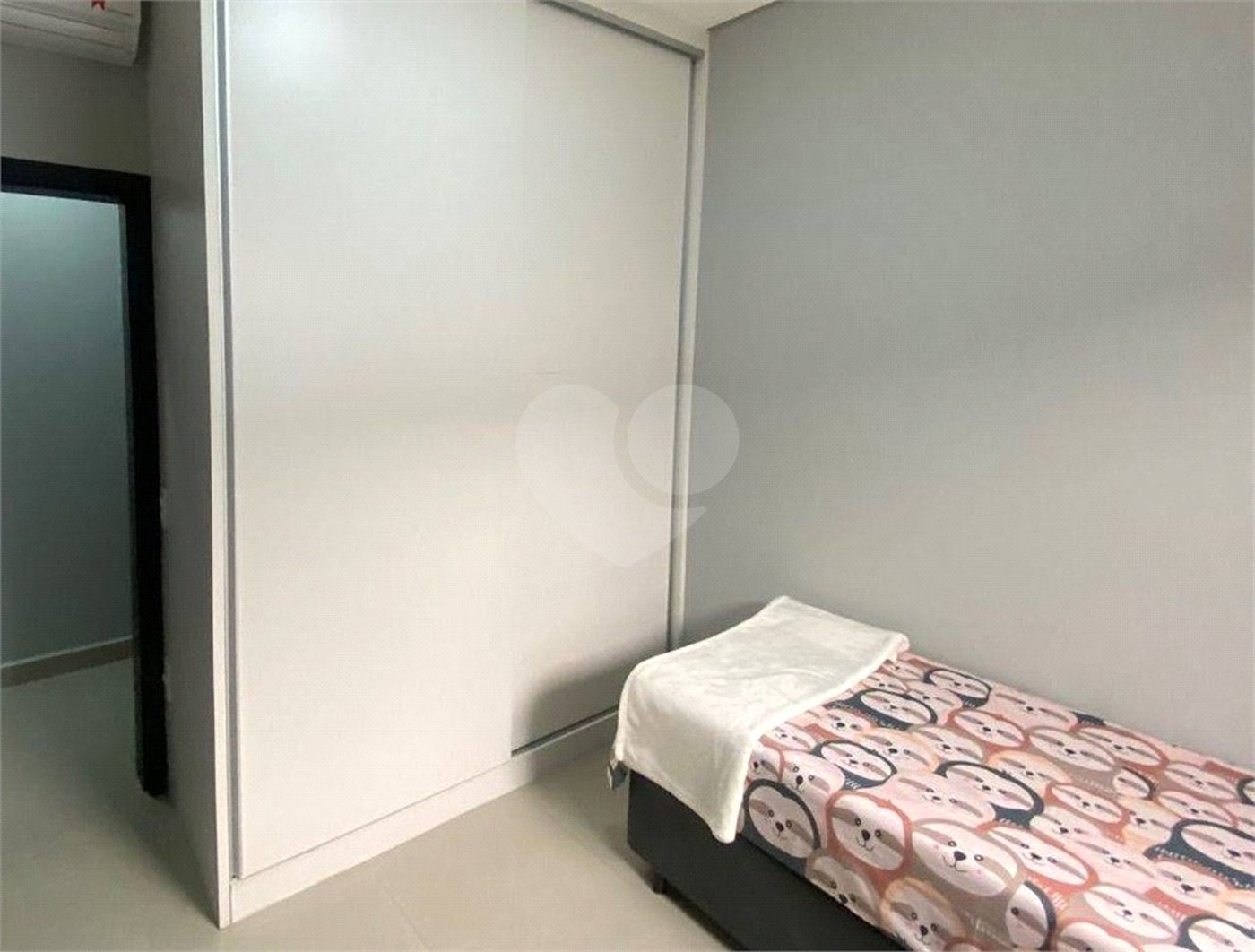 Casa à venda com 3 quartos, sendo 1 suíte, no condomínio Vila Rica, Indaiatuba - SP