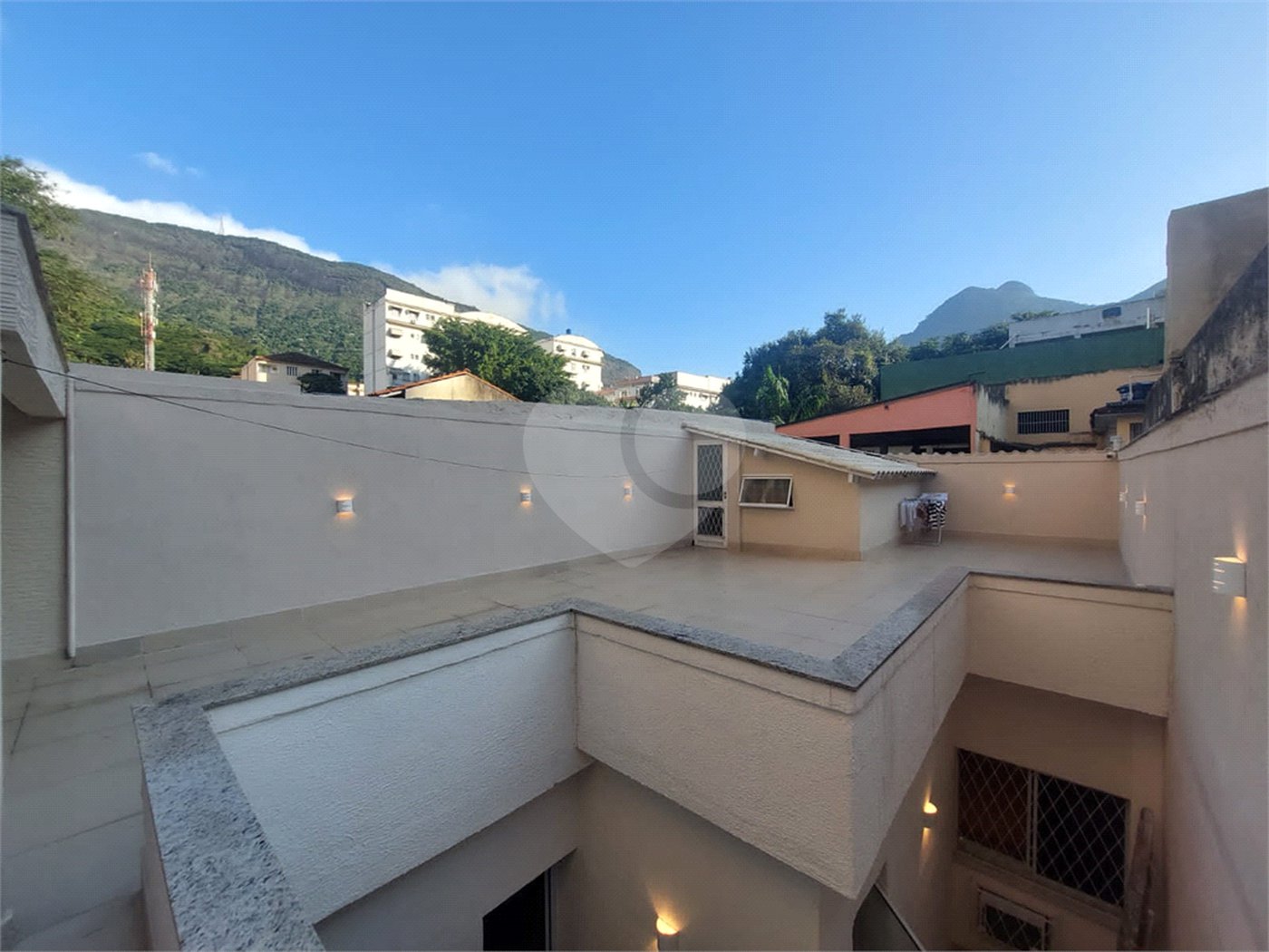 Casa de Vila à venda com 2 quartos, sendo 1 suíte,  em Rio de Janeiro, RJ