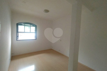 Casa à venda com 10 quartos, sendo 1 suíte, em Santa Teresinha, São Paulo, SP
