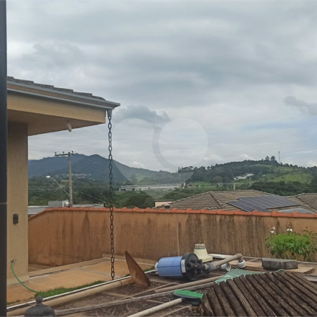 Casa à venda com 3 quartos, sendo 1 suíte, no condomínio Serra da Estrela, Atibaia - SP