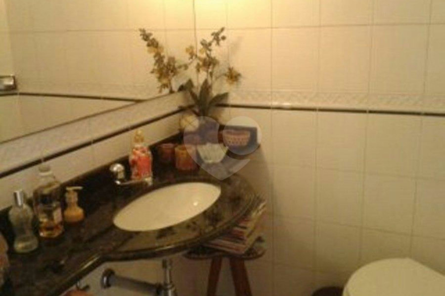 Sobrado à venda com 2 quartos em Tremembé, São Paulo, SP
