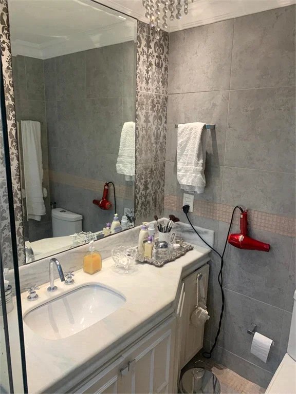 Apartamento à venda com 3 suítes em Vila Suzana, São Paulo, SP