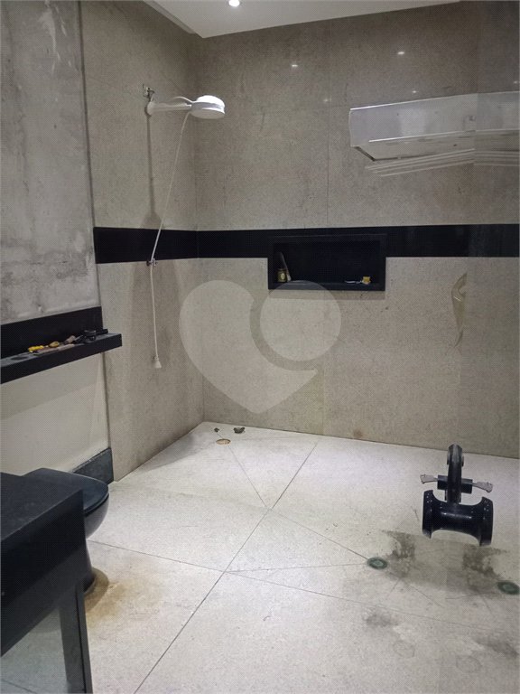Sobrado à venda com 4 quartos, sendo 1 suíte,  em Furnas, São Paulo, SP