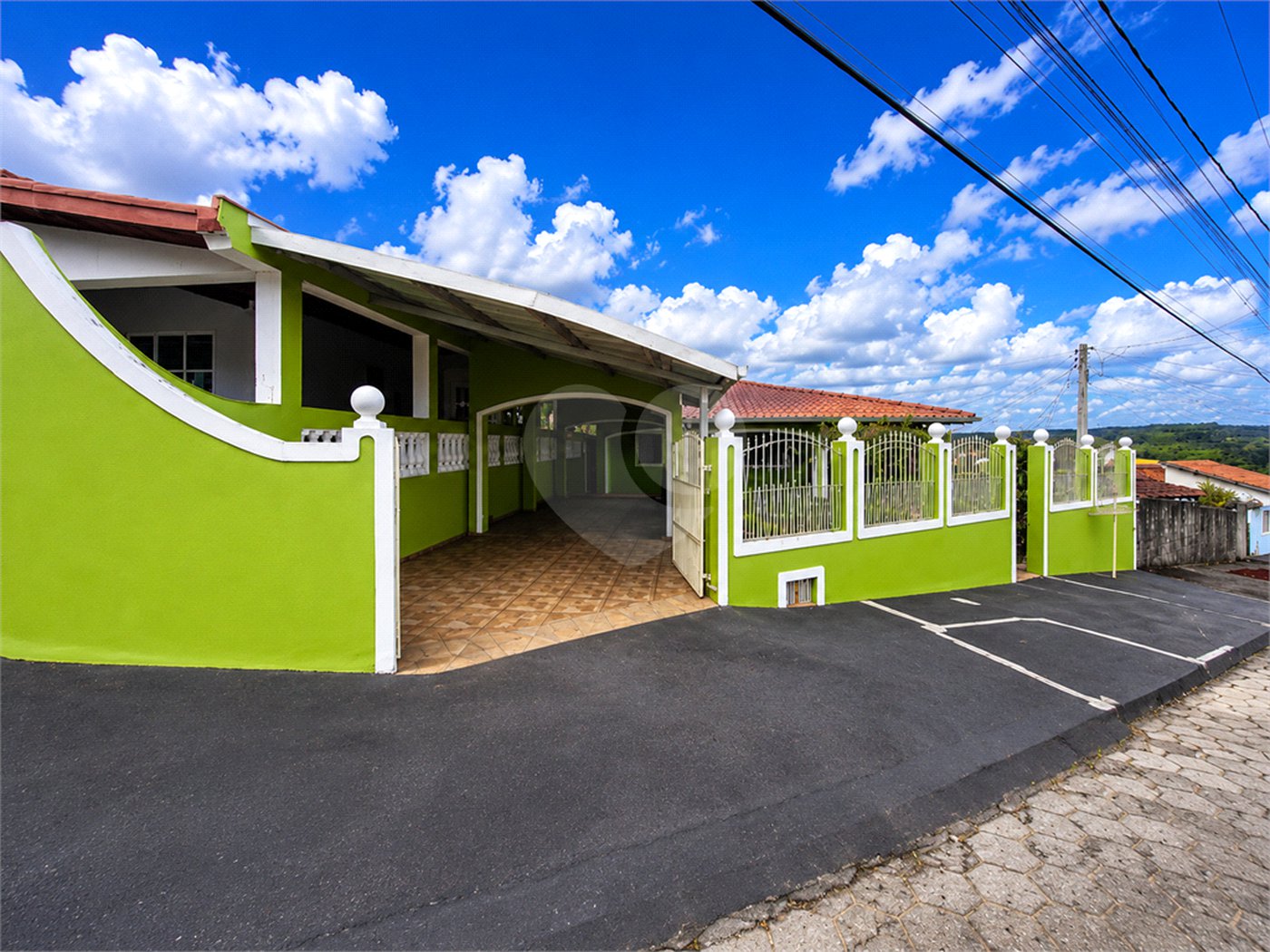 Casa à venda com 2 quartos, sendo 1 suíte, no Centro, Sarapuí, SP