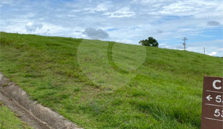 Terreno à venda no condomínio Ninho Verde II, Pardinho - SP