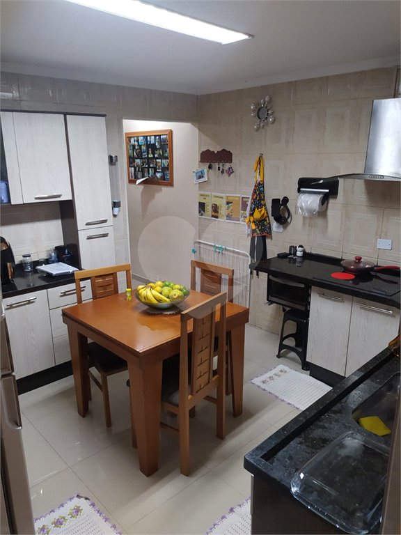 Sobrado à venda com 3 quartos, sendo 1 suíte, em Cidade Tiradentes, São Paulo, SP