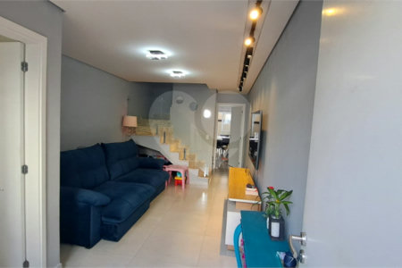 Sobrado à venda com 2 suítes em Vila Polopoli, São Paulo, SP